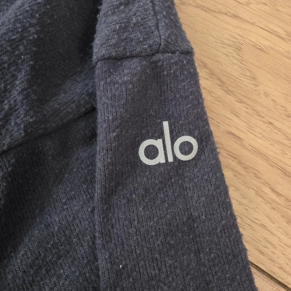 ALO Yoga pre loved